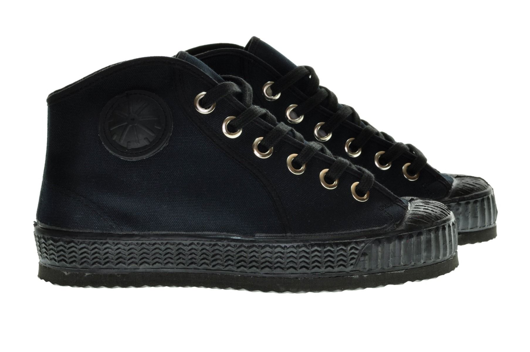 Cebo Total Black Sneakers